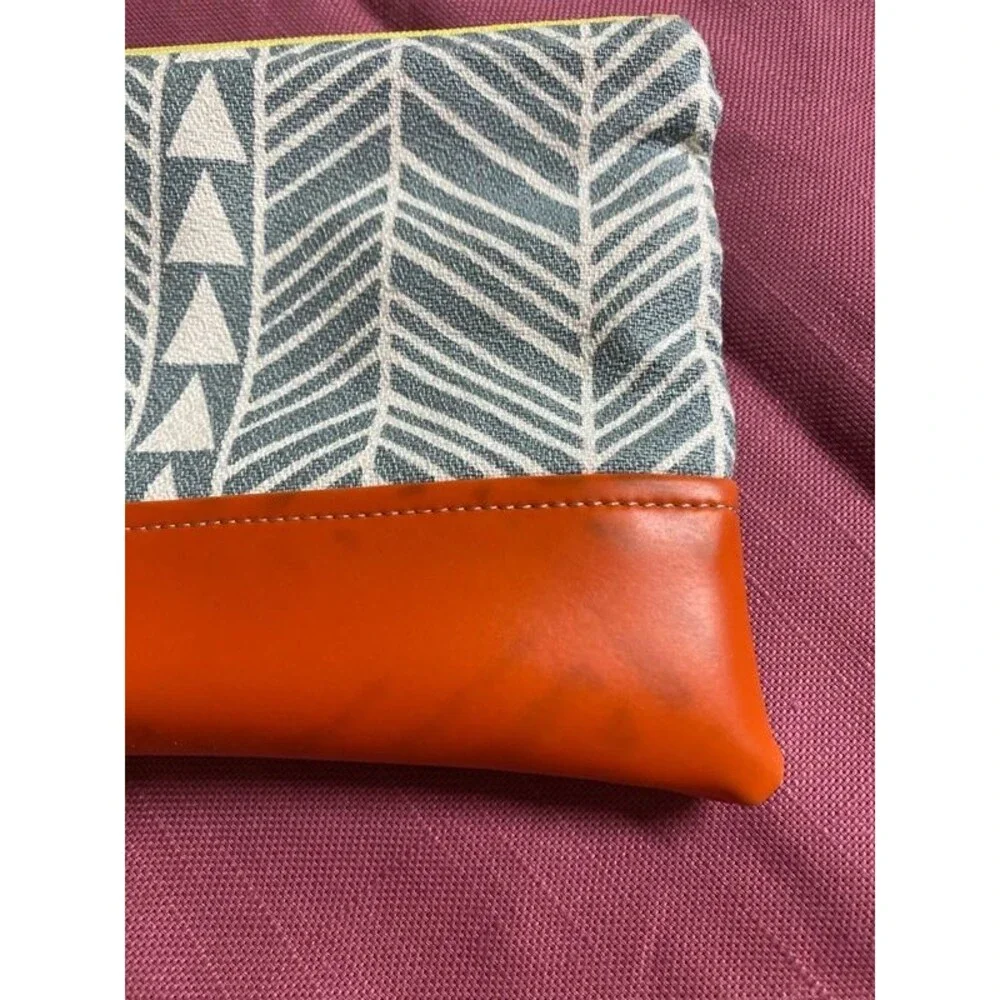 Makeup/toiletry bag